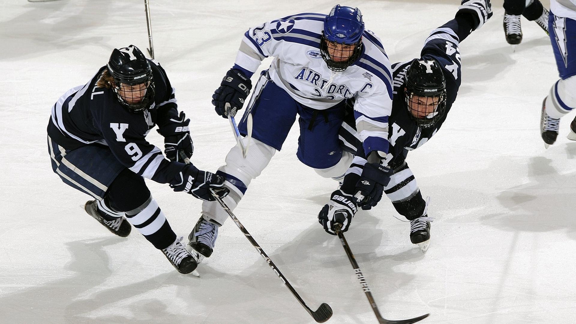 自由泳接力中立代表队A配合默契，4×100自由泳接力